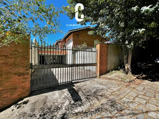 Casa à venda na rua mais charmosa de Campos! R$ 1.000.000,00 - 3 dormitórios - Vila Jaguar