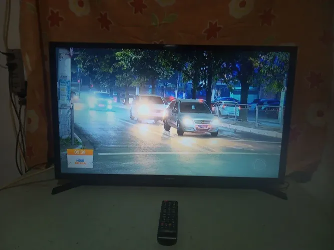 Tv smart Samsung 32 pol. Funcionando perfeitamente 