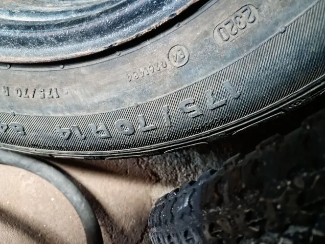 Pneus,