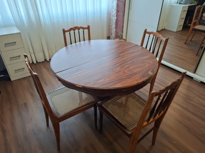 Mesa Vintage retrátil 4 lugares extetedendo para 6 lugares