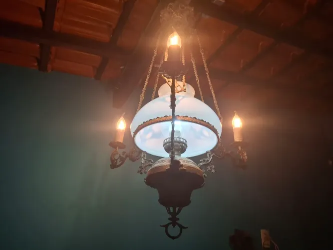 Lustre colonial Vintage. Em perfeito estado
