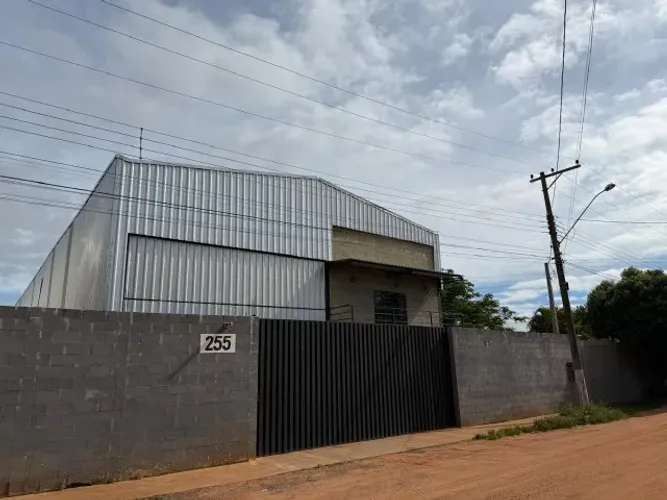 Salões para locação na BR 153 km 52
