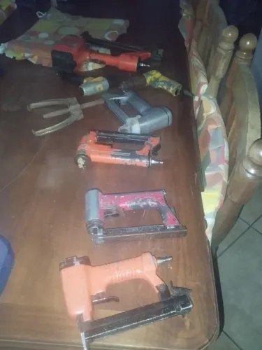 Vendo ou troco granpiadeiras de estofaria a ar 