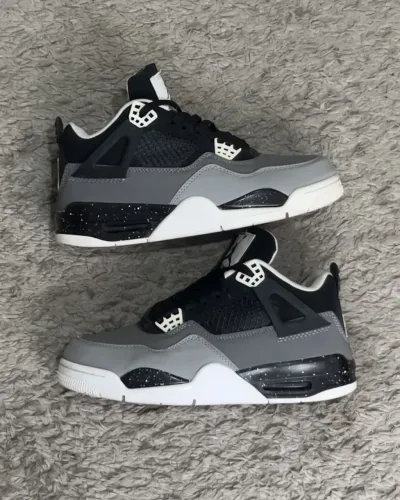 Air Jordan 4 Retrô