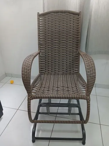 Cadeira de balanço perfeito estado