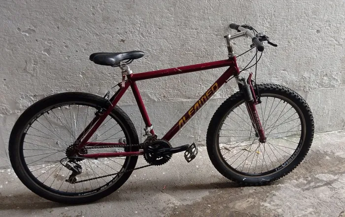 Bicicleta aflameq aluminio aro 26 Bem conservada pecas shimano