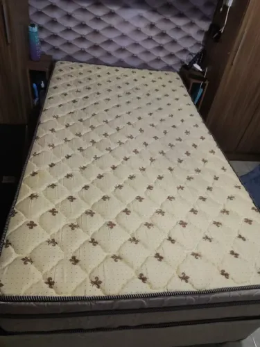 Cama Solteirão com colchão 