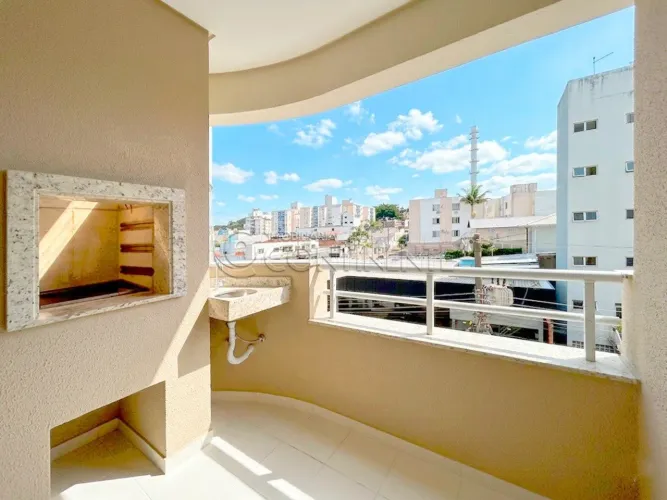 APARTAMENTO À VENDA NO ESTREITO - 02 DORMITÓRIOS C/ SUÍTE - 01 GARAGEM - 02 ELEVADORES