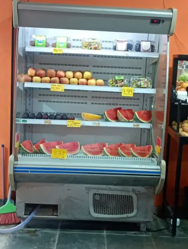 Vendo geladeira expositora de hortifruti.