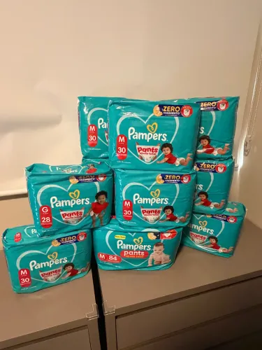 Combo fraldas Pampers Pants 324 M + Brinde 28 G 