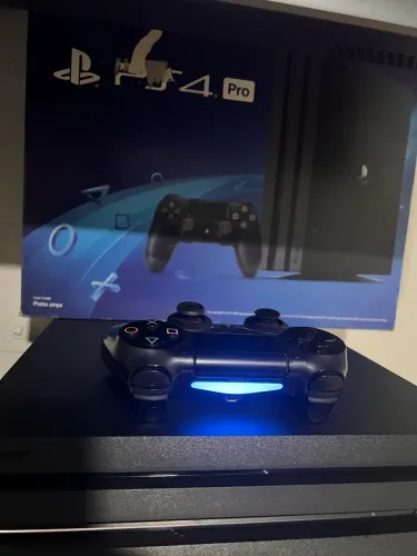 PlayStation 4 Pro 1tb + controle original NA CAIXA!!!