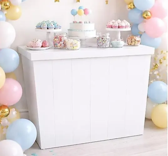 Mesa de madeira ripada MDF branca para decoração de festa