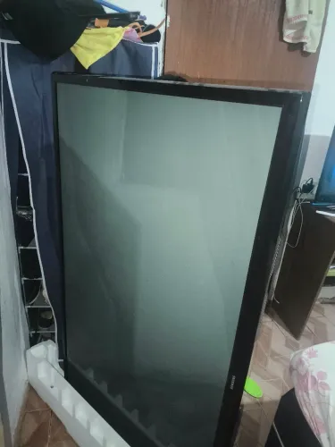 Vendo TV 60 polegadas problema na placa tela intacta zera não é Smart