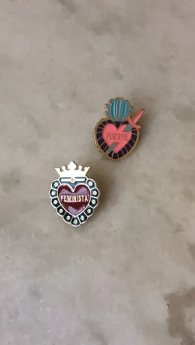 kit dois broches