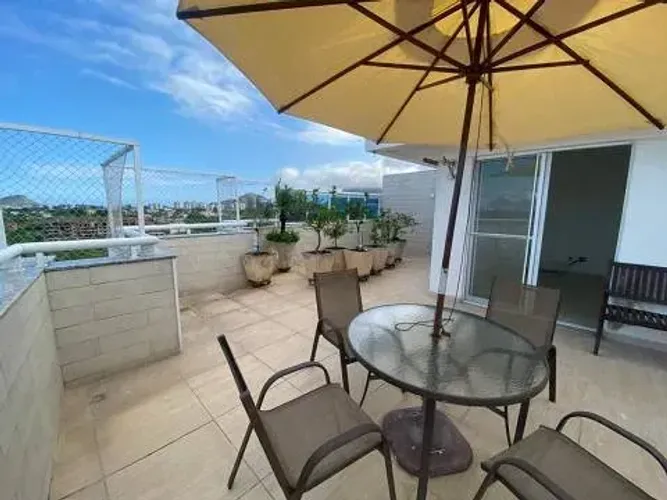 Cobertura duplex condomínio Onda Carioca para venda com 215 metros quadrados com 4 quarto