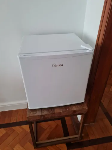 Frigobar Midea Bivolt 50L