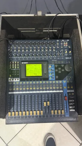 Mesa de som Yamaha 01V 96 expansão para 32 canais/Case