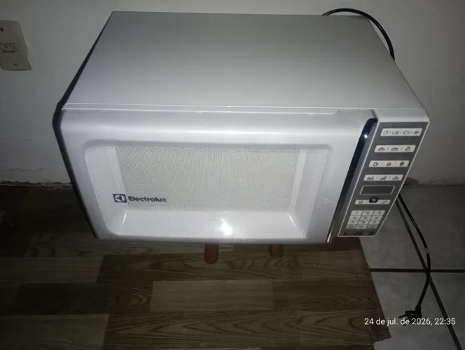 Microondas Eletrolux LEIA