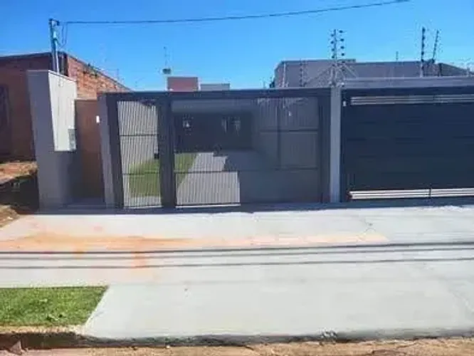 CASA A VENDA - JARDIM MONTEVIDÉU