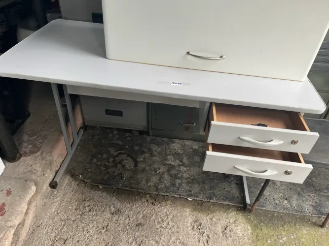 ESCRIVANINHA BRANCA DE MDF 