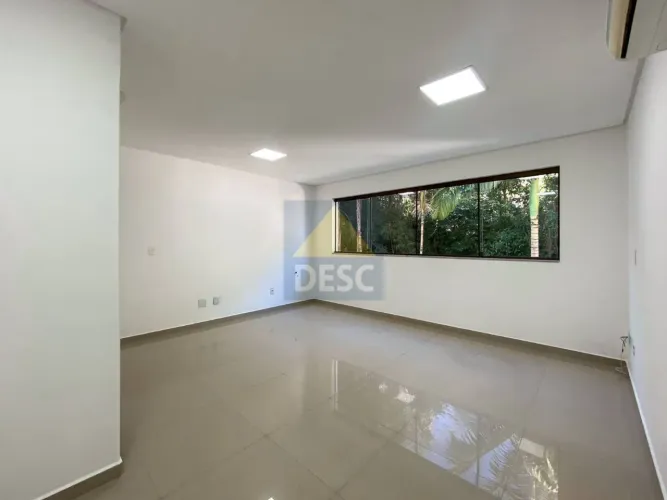 Sala Comercial no Santa Clara Consultórios para locação anual no bairro Ariribá em Balneár