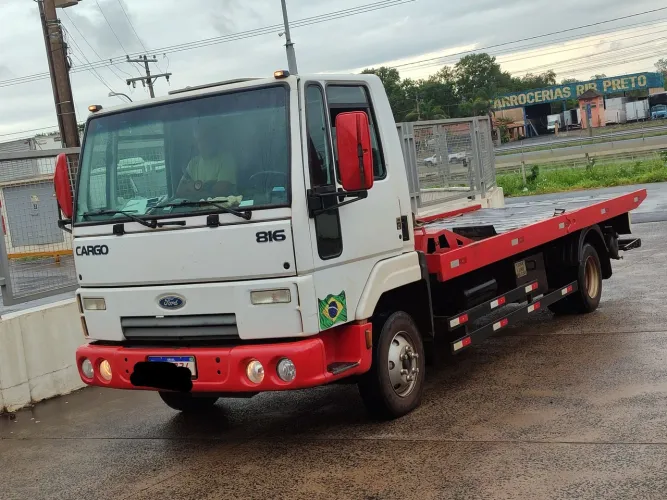 Caminhão Ford. cargo 816 mecânica operacional trabalhando