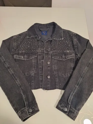 Jaqueta Jeans Preta com brilho Tamanho M usada poucas vezes