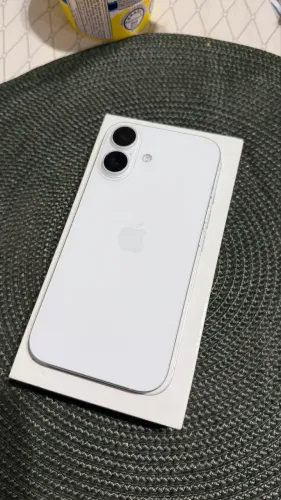 iPhone 16
