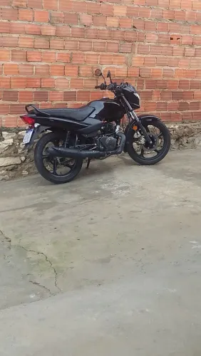 Vendo e troco em outra moto ou em alô do meu interesse 