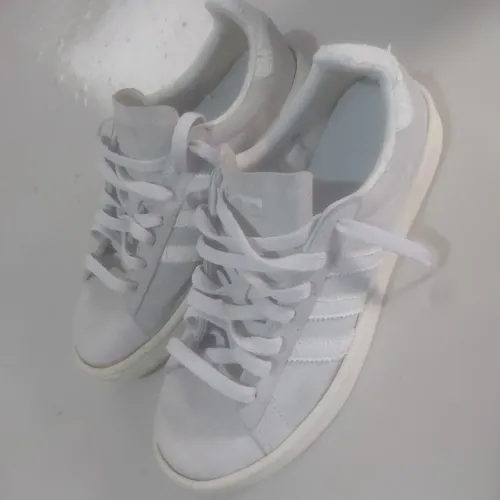 Tênis adidas