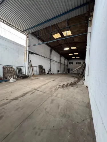 Excelente Galpão em Polo Industrial 290 m2 - Possuí Escritório e Banheiros