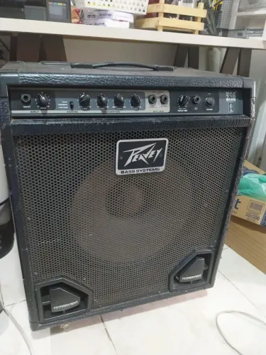 Caixa de baixo Peavey 15 polegadas