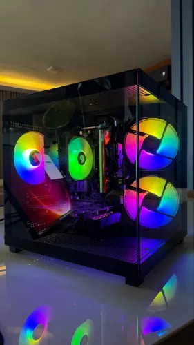 PC Gamer: i5 9400, 16GB DDR4, GTX1650 4GB