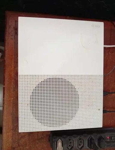 Vende-se Xbox one s