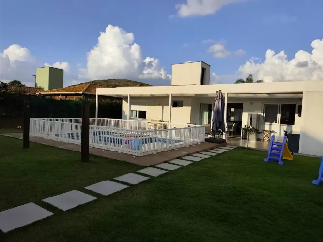 Imóvel para venda tem 300 metros quadrados com 4 quartos em Balneário Água Limpa - Nova Li