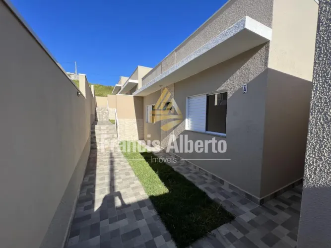 Casa 2 dormitórios em condominio em Extrema MG REF: CACORE02