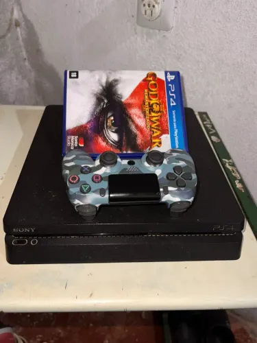 PS4- PLAYSTATION 4 500 GB JOGOS E CONTROLES
