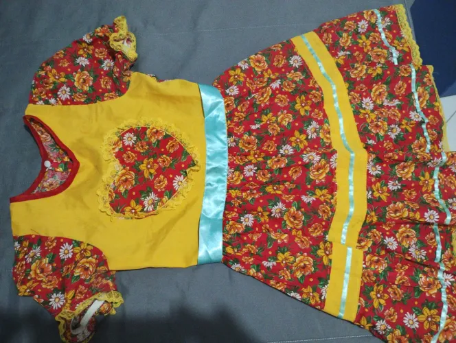 Vestido para festa junina tamanho 14, semi-novo 