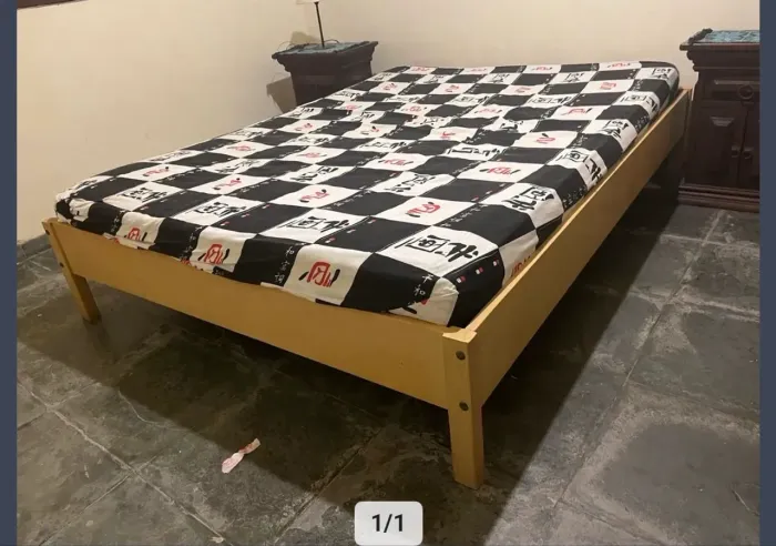Cama de casal com colchão