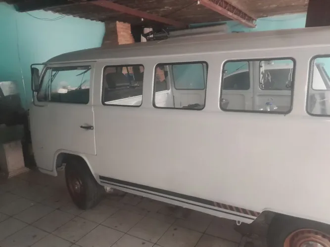 Volkswagen Kombi Standard/ Luxo/ Serie Prata 1985