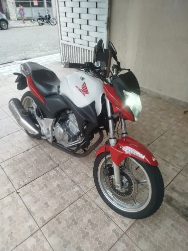 Cb 300r 2014 só pra rodar 