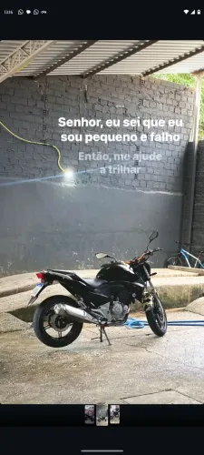 Vendo cb 300 muito boa para uso de quem saiba cuidar dela moto muito boa