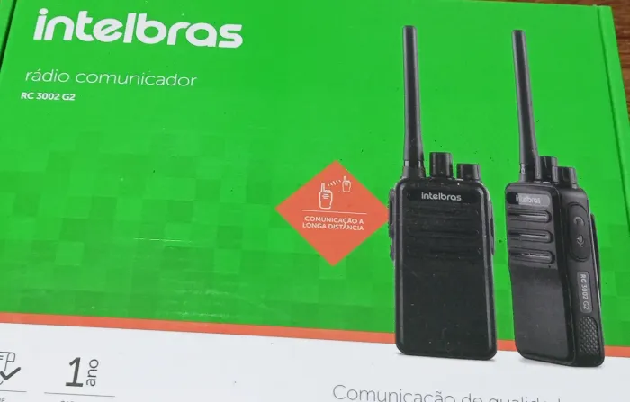 Vendo rádio de comunicação tenho 8 unidades 4 Multilaser e 4 intelbras