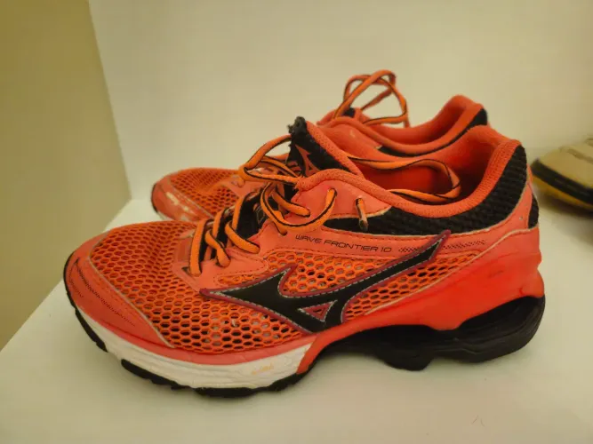 Tênis Mizuno Wave Frontier 10