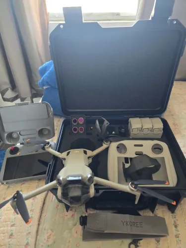 Vendo drone mini 4 pro DJI