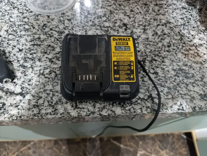 Carregador parafusadeira Dewalt