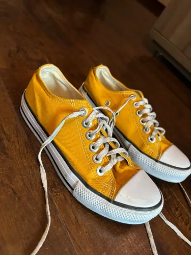 Tênis All star amarelo - tamanho 35