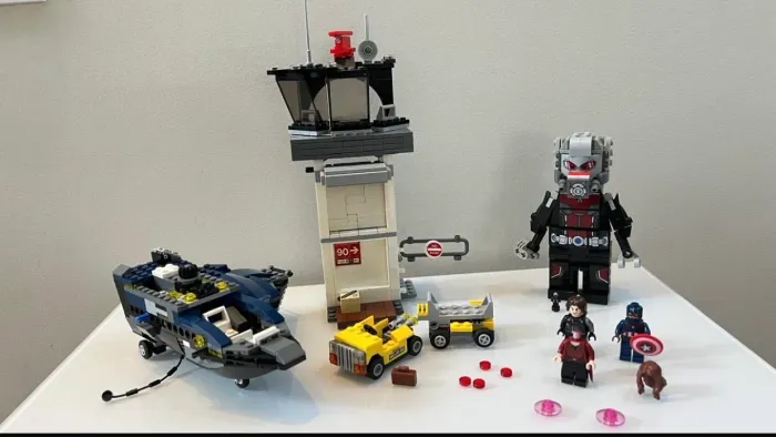 Lego Vingadores Ataque no Aeroporto