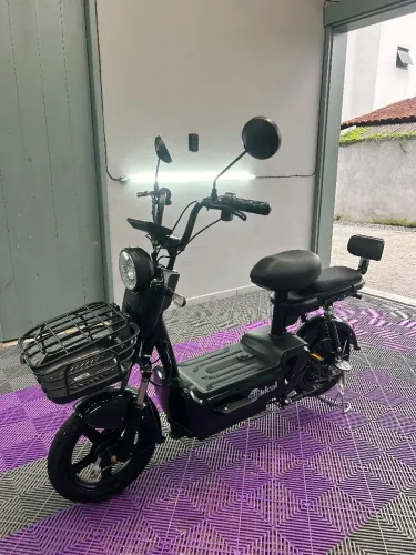 Scooter elétrica vendo ou troco