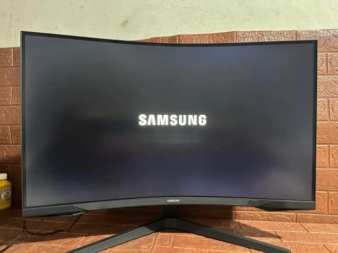 Monitor Gamer Samsung Odyssey G5, 32 ,qhd, 165hz,1ms,hdmi,dp Preto